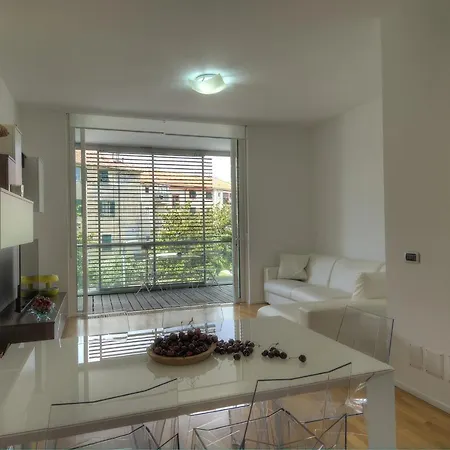 Harbour House Apartament *