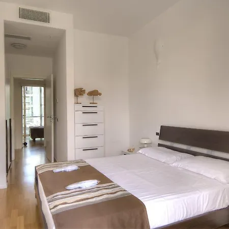 Harbour House Apartament Savona